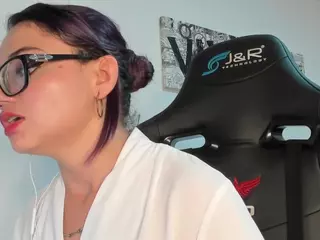 JuneFoster's Live Sex Cam Show