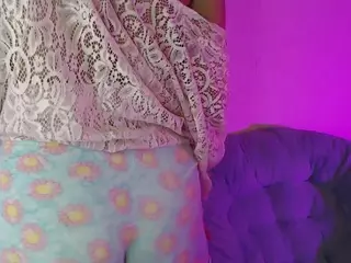 littleKarla's Live Sex Cam Show