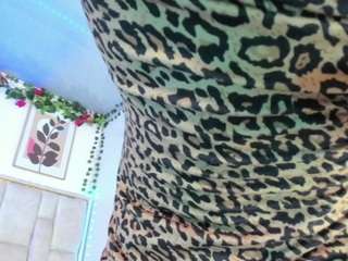 iam-valeria Live Webcam on CamSoda