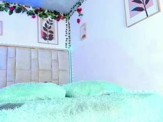  iam-valeria chat room
