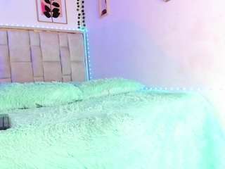 iam-valeria Live Webcam on CamSoda