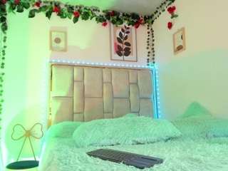iam-valeria Live Webcam on CamSoda