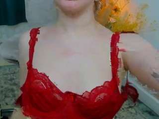 frecklediyana's CamSoda show and profile