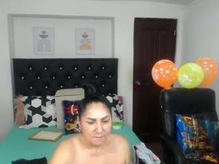 sexy-bigboobs10 webcam model