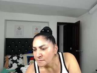 sexy-bigboobs10's CamSoda show and profile