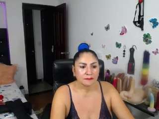 sexy-bigboobs10's CamSoda show and profile