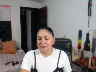 sexy-bigboobs10 live webcam show