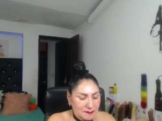 sexy-bigboobs10 live webcam show