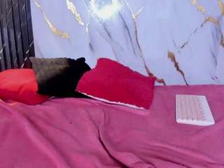 sofyqueen Live Webcam on CamSoda