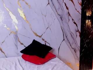 sofyqueen's CamSoda show and profile