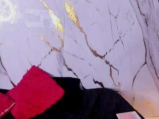 sofyqueen Live Webcam on CamSoda