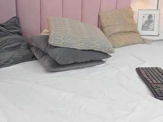 sofyqueen's CamSoda show and profile