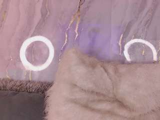 sofyqueen live webcam show