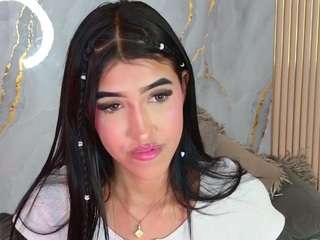 sofyqueen live webcam show