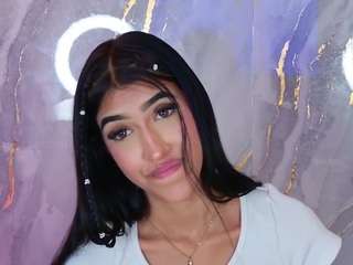sofyqueen live webcam show