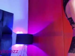 sofyqueen's Live Sex Cam Show