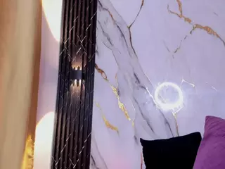 sofyqueen's Live Sex Cam Show