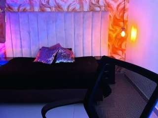 Live cam show with Michael Black