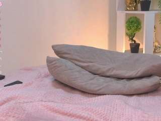 natalietoy live webcam show