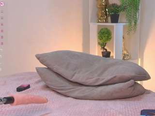 natalietoy live webcam show