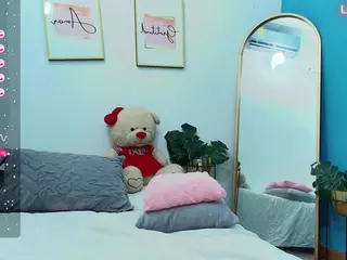 Shynlittlewanda's Live Sex Cam Show