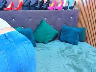 laurasin chat room