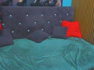 laurasin live webcam show