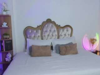 amberweest Live Webcam on CamSoda