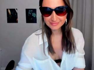 happysmileee live cam profile