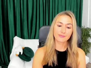 HappySmileee's Live Sex Cam Show