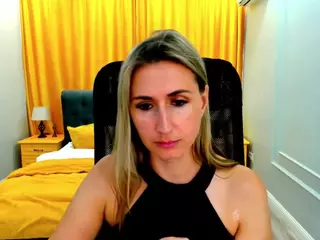 HappySmileee's Live Sex Cam Show