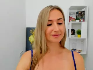HappySmileee's Live Sex Cam Show