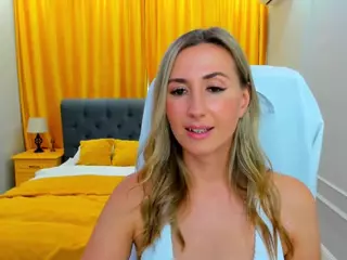 HappySmileee's Live Sex Cam Show