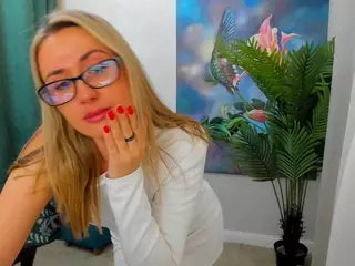 HappySmileee's Live Sex Cam Show