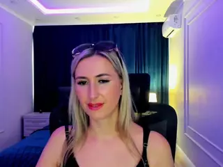 HappySmileee's Live Sex Cam Show