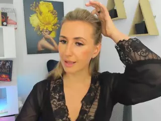 HappySmileee's Live Sex Cam Show