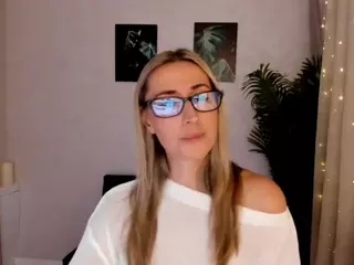 HappySmileee's Live Sex Cam Show