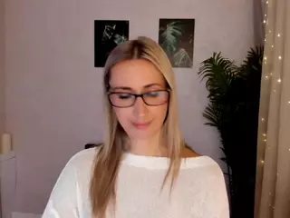 HappySmileee's Live Sex Cam Show