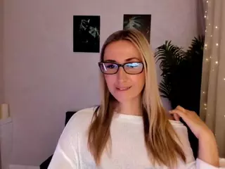 HappySmileee's Live Sex Cam Show