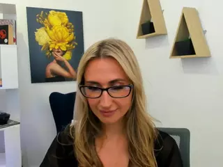 HappySmileee's Live Sex Cam Show