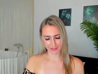 HappySmileee's Live Sex Cam Show