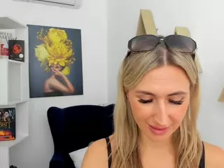 HappySmileee's Live Sex Cam Show