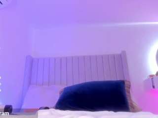 shelynna-azzul webcam