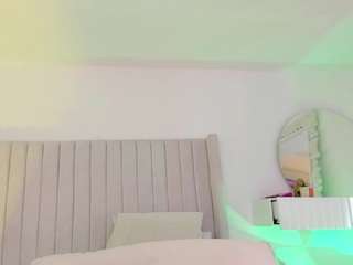 shelynna-azzul webcam