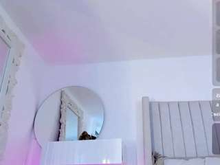 shelynna-azzul's CamSoda show and profile