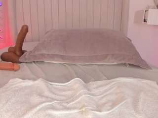Live cam show with Shelynna