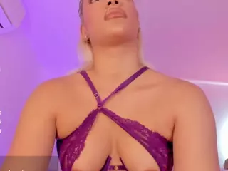 Shelynna🦋's Live Sex Cam Show