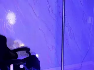 AliceRoys's Live Sex Cam Show