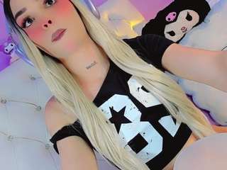 cute-lexxa's CamSoda show and profile