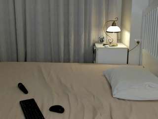 eva-lewisvalley's CamSoda show and profile